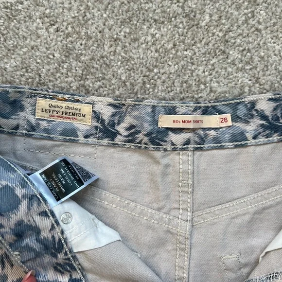 Levi's 80s Mom Shorts - 26 - Ophelia Floral - Picture 6 of 6